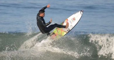 Gabriel Medina vence semifinal e conquista bicampeonato mundial de surfe Gabriel Medina vence semifinal e conquista bicampeonato mundial de surfe