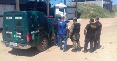 Polícia, MP e Inea fecham depósito de lixo em São João da Barra Polícia, MP e Inea fecham depósito de lixo em São João da Barra