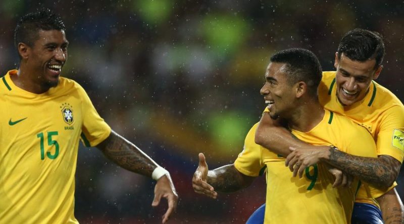 paulinho e coutinho celebram gol de gabriel jesus destaques de tite 1527793027194 v2 900x506
