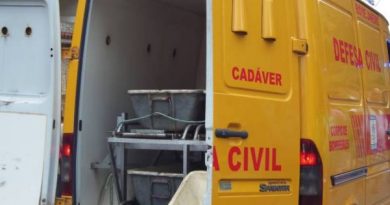 Jovem mata aluna a facadas, manda mensagem para adolescente e o esfaqueia em SJB
