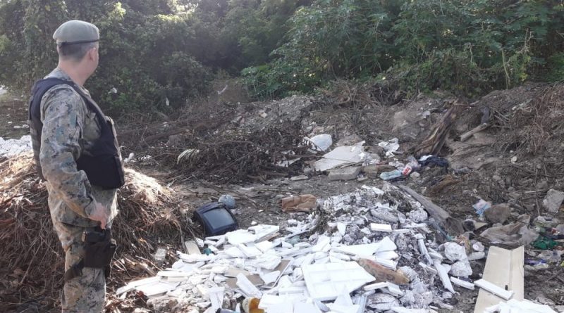 lixo e resto de obra em campos 24.07 1