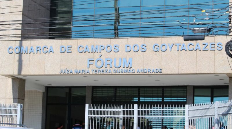 Juiz determina que prefeitura de Campos pague piso salarial nacional a professora do município