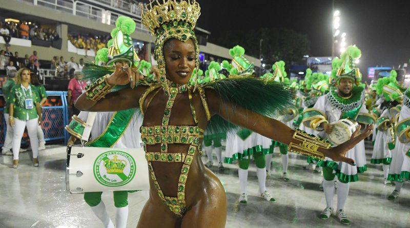 iza desfila na imperatriz