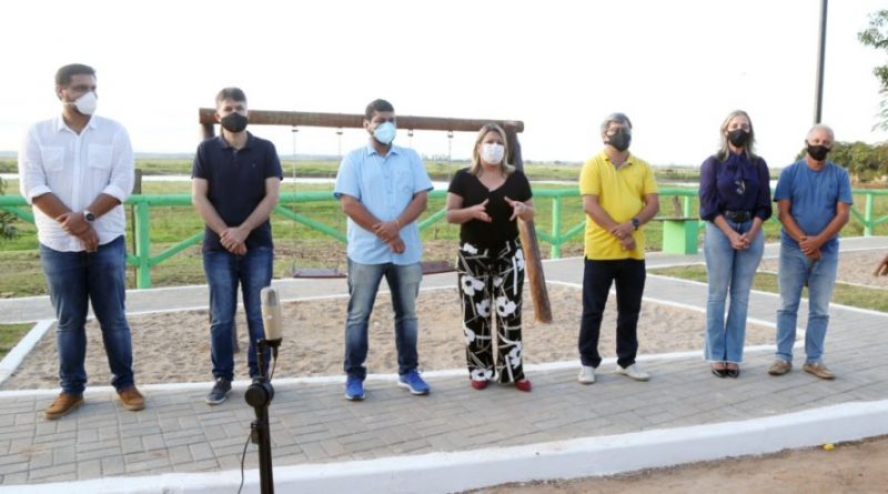 Prefeitura inaugura a Praca de Lagoa Feia Wagner Fraga 2 e1597173585372 1024x494 1