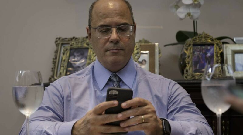 wilson witzel em seu gabinete