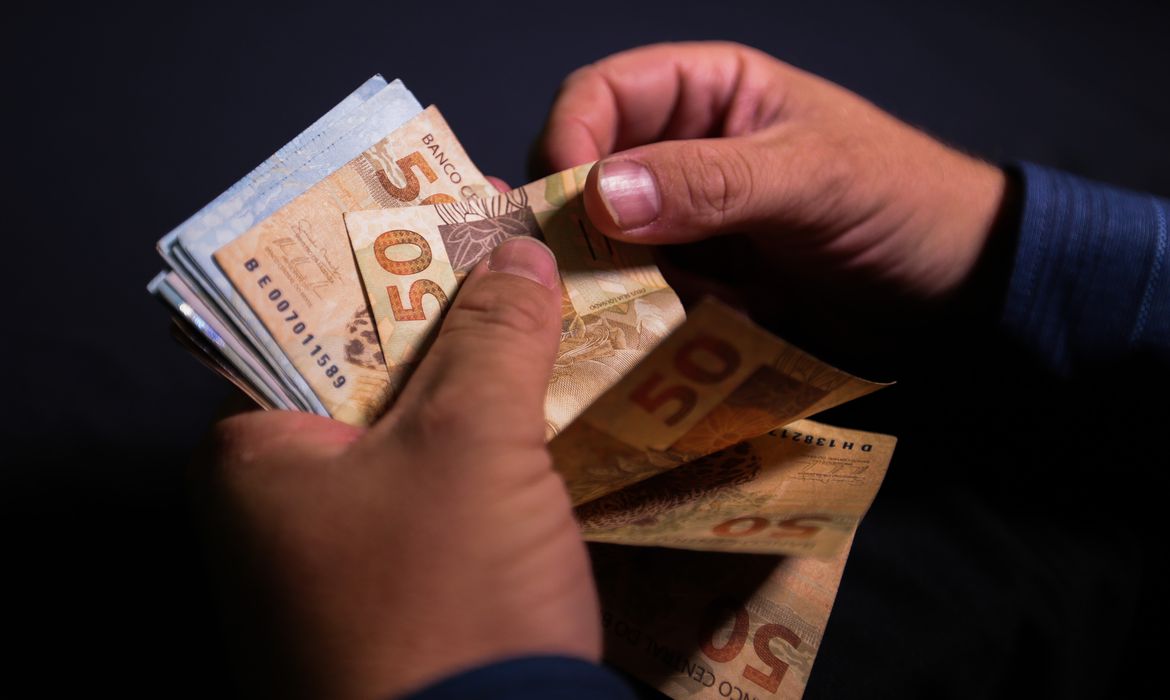 Auxílio Emergencial pago indevidamente: 177 mil famílias devem devolver R$ 478 milhões