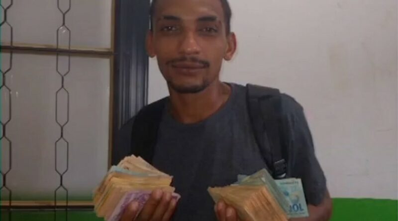 catador que encontrou dinheiro