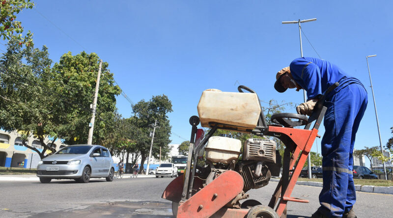 with 180840 Easy Resize.com