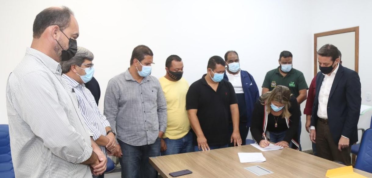 Prefeita Francimara assina termo de cooperação técnica com mais uma instituição de ensino superior