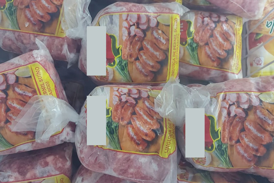 Visa recolhe mais de 5 toneladas de linguiça sem selo de inspeção em Campos 1 with 188544