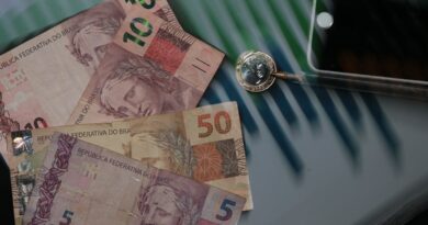 Proposta do Orçamento de 2026 prevê salário mínimo de R$ 1.631