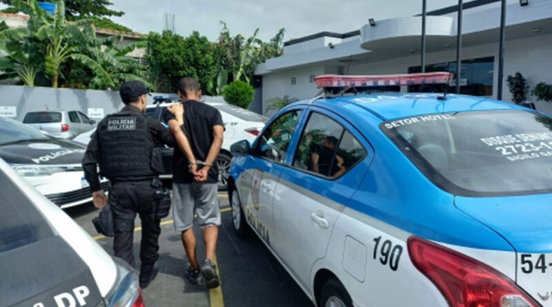 HOMEM PRESO CENTRO 480x360 Easy Resize.com