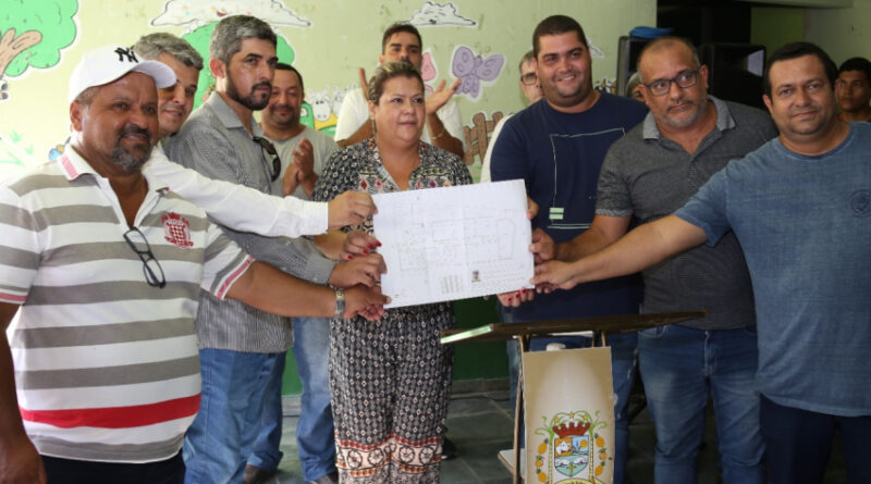 e0b863f873638efa81a0f8773b39882d XL