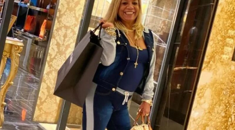 adriana belem shopping Easy Resize.com