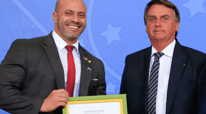 daniel silveira e jair bolsonaro 1 750x500 Easy Resize.com