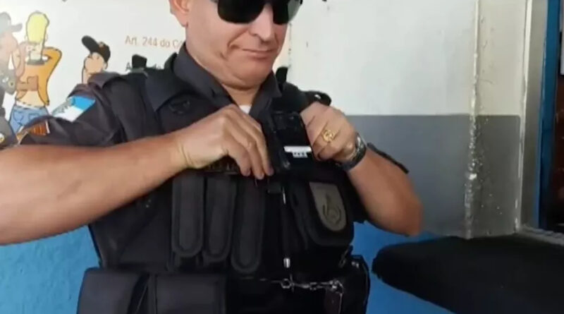 pms do 8o batalhao em campos comecam a usar cameras nos uniformes divulgacao pm Easy Resize.com