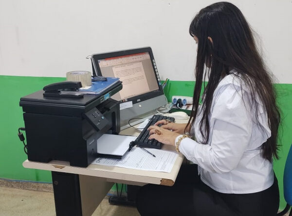 b0776ea0ff3c7ec4ba82e898c021ccc5 L