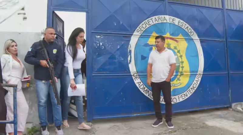 monique3 Easy Resize.com