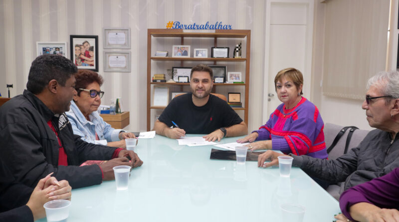 with 204626 Easy Resize.com