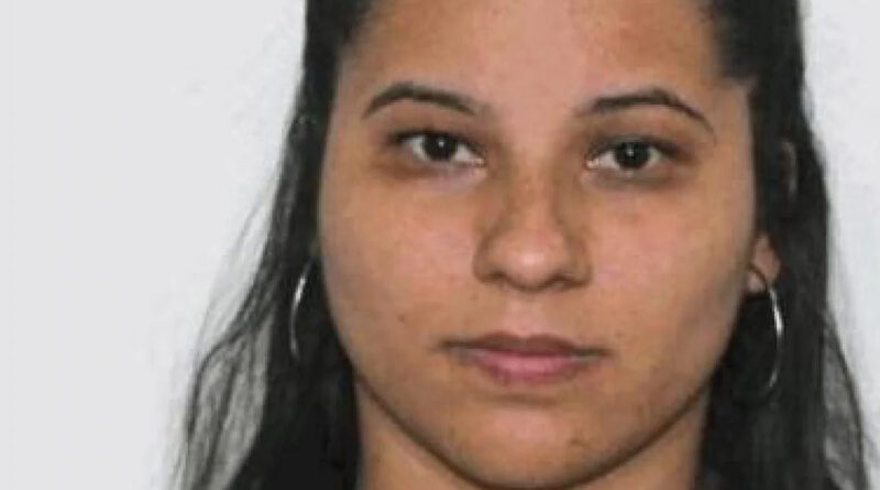 1 livia moura irma de leo moura 1662326949955 v2 450x600 26323313 Easy Resize.com