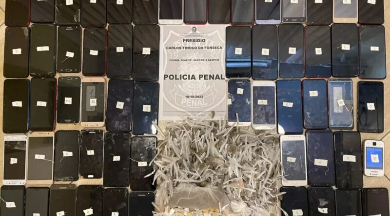 operacao apreende 59 celulares e grande quantidade de drogas em presidio de campos no rj Easy Resize.com