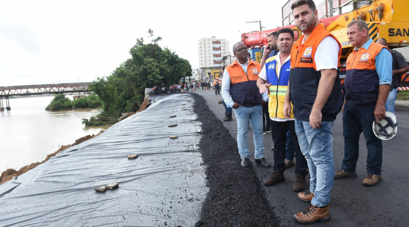 with 208720 Easy Resize.com