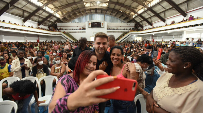 with 208760 Easy Resize.com