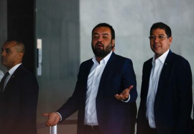 Cláudio Castro é convocado para a CPI do Crime Organizado