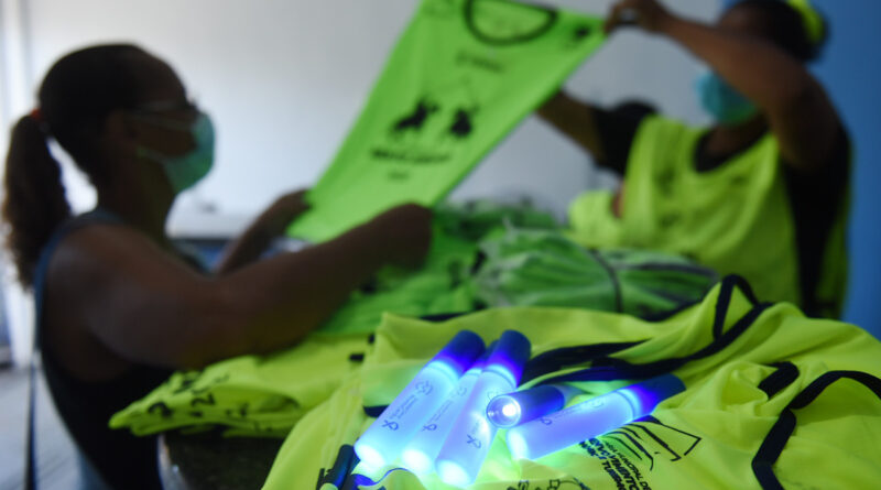 with 209327 Easy Resize.com