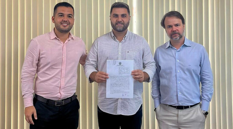 with 209573 Easy Resize.com