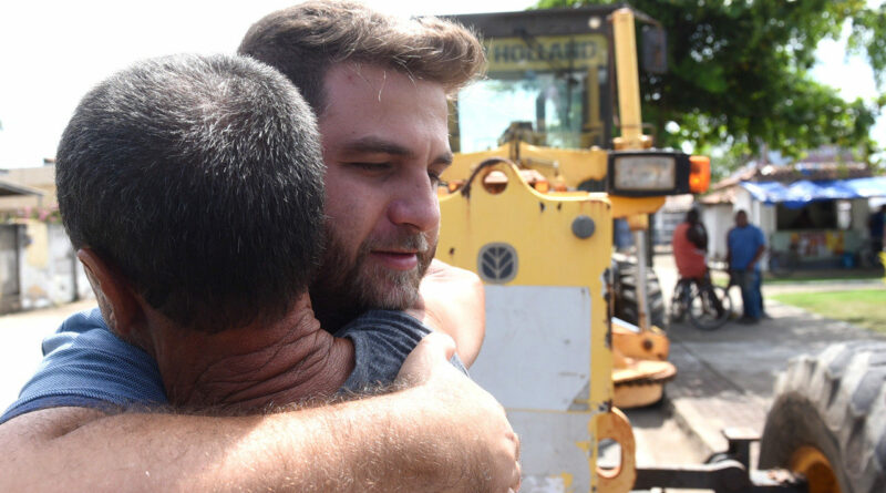 with 209686 Easy Resize.com