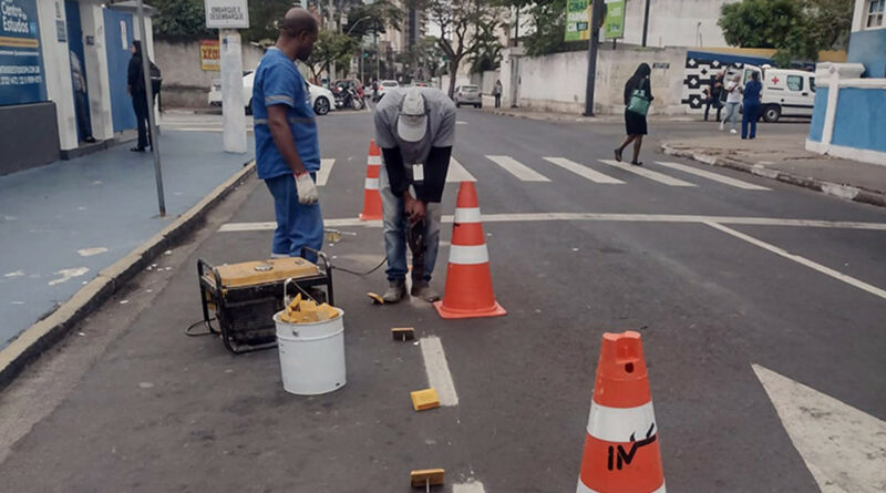 with 210183 Easy Resize.com