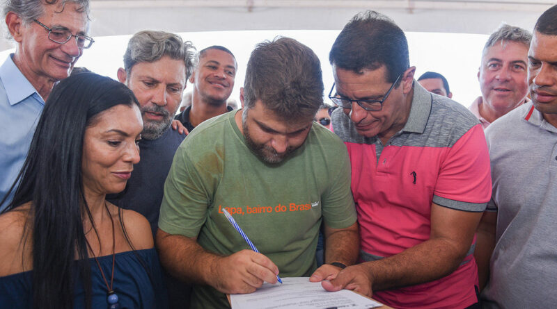 with 210637 Easy Resize.com