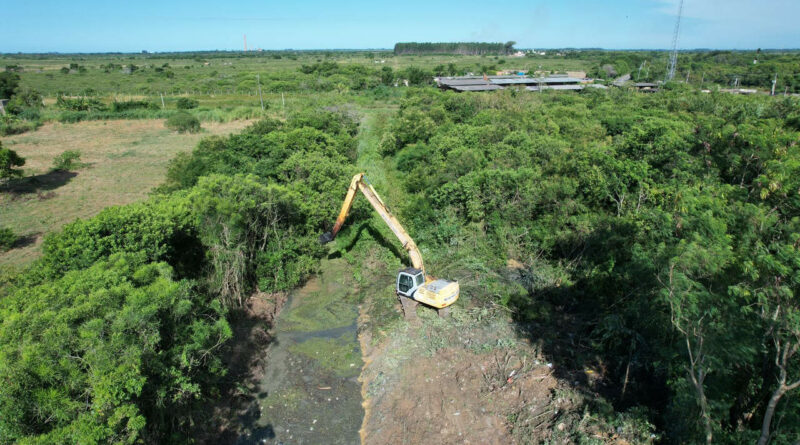 with 211030 Easy Resize.com