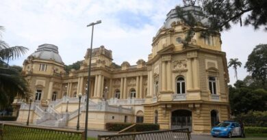 Orçamento do Estado do Rio para 2024 não prevê reajuste e nem recomposição para o funcionalismo Orçamento do Estado do Rio para 2024 não prevê reajuste e nem recomposição para o funcionalismo