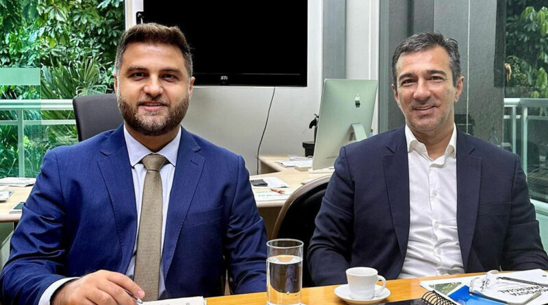 with 211269 Easy Resize.com