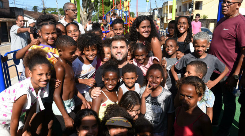 with 212029 Easy Resize.com