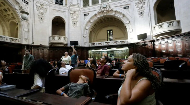 102782086 ri rio de janeiro rj 21 04 2023 palacio tiradente abre suas portas para visitacao em homen Easy Resize.com