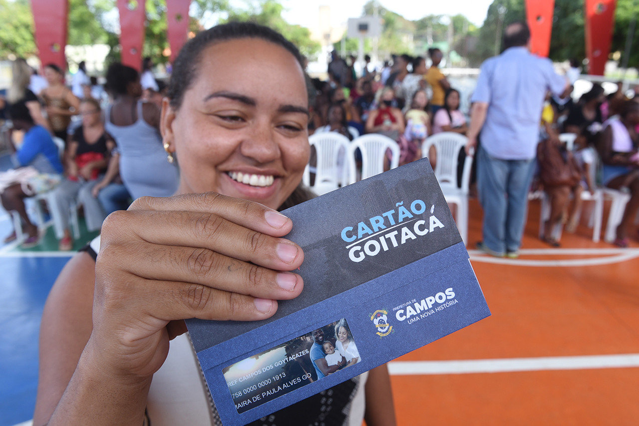 Troca dos cartões do programa Cartão Goitacá começa nesta terça-feira