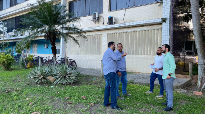 with 213320 Easy Resize.com