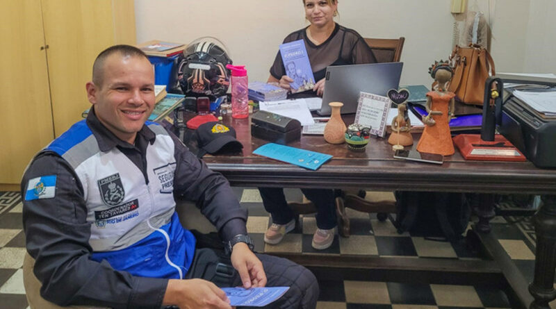 with 213606 Easy Resize.com