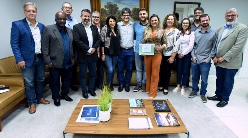 with 214064 Easy Resize.com