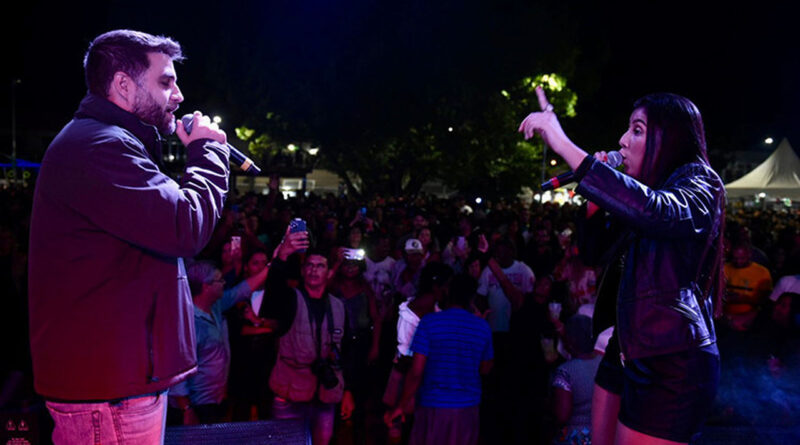 with 214512 Easy Resize.com