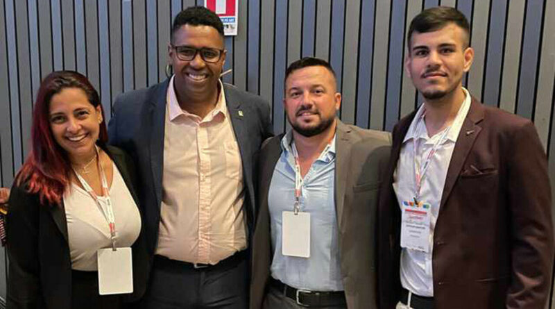 with 214636 Easy Resize.com