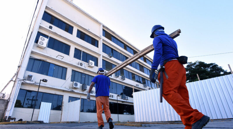 with 215124 Easy Resize.com