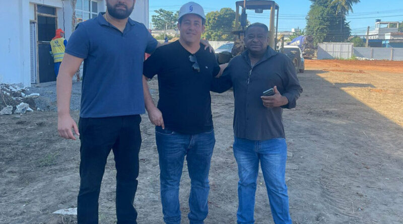 with 215166 Easy Resize.com