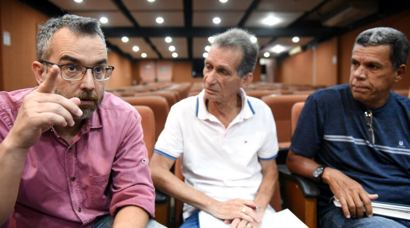 with 215410 Easy Resize.com