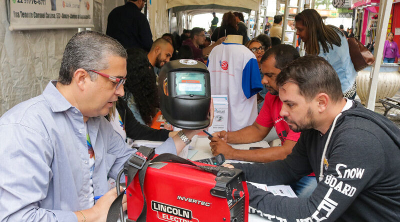 with 216444 Easy Resize.com