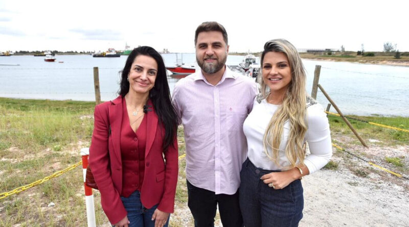 with 218258 Easy Resize.com