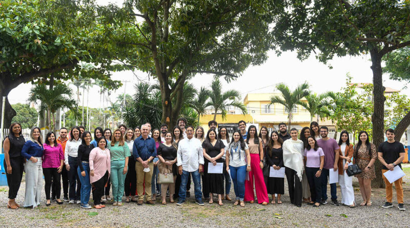 with 220356 Easy Resize.com